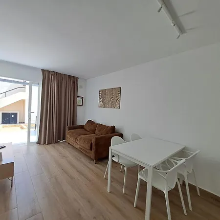 Alisios Con Terraza Y Piscina Коральео